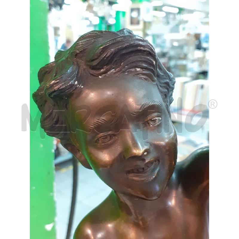 STATUA BRONZO BAMBINO CON GRANCHIO | Mercatino dell'Usato Roma monteverde 2