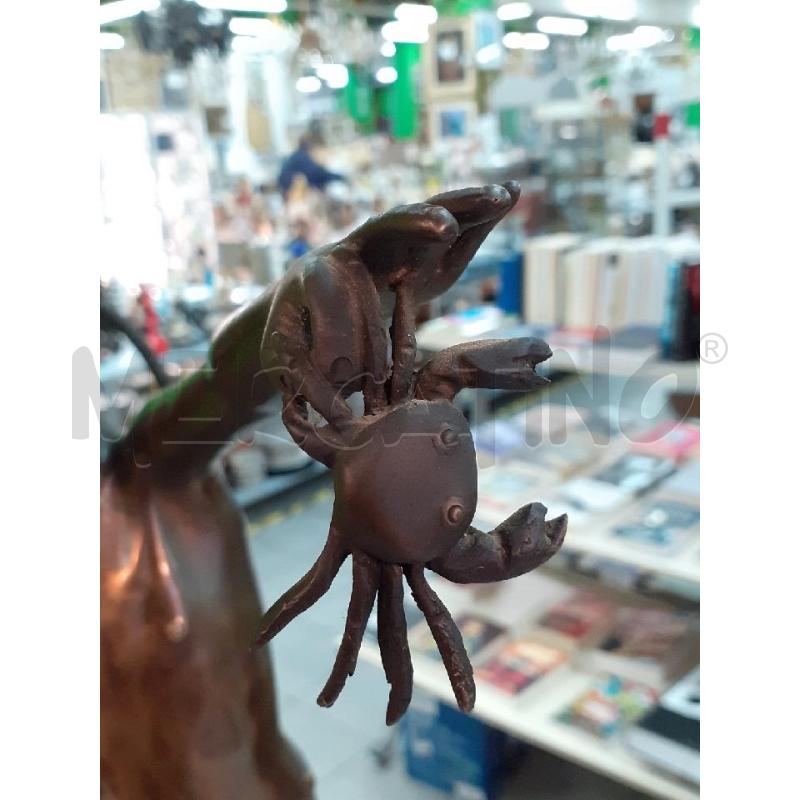 STATUA BRONZO BAMBINO CON GRANCHIO | Mercatino dell'Usato Roma monteverde 3