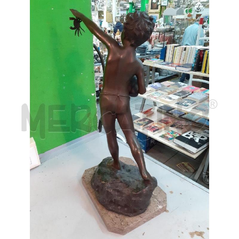STATUA BRONZO BAMBINO CON GRANCHIO | Mercatino dell'Usato Roma monteverde 4