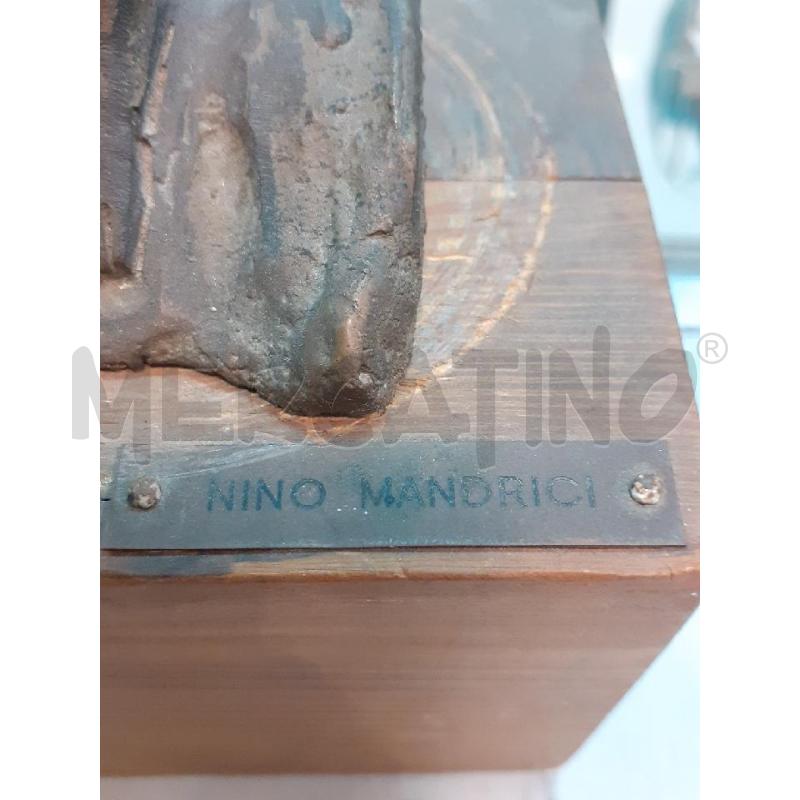 STATUA BRONZO DONNA FIORI ''NINO MANDRICI'' | Mercatino dell'Usato Roma monteverde 2