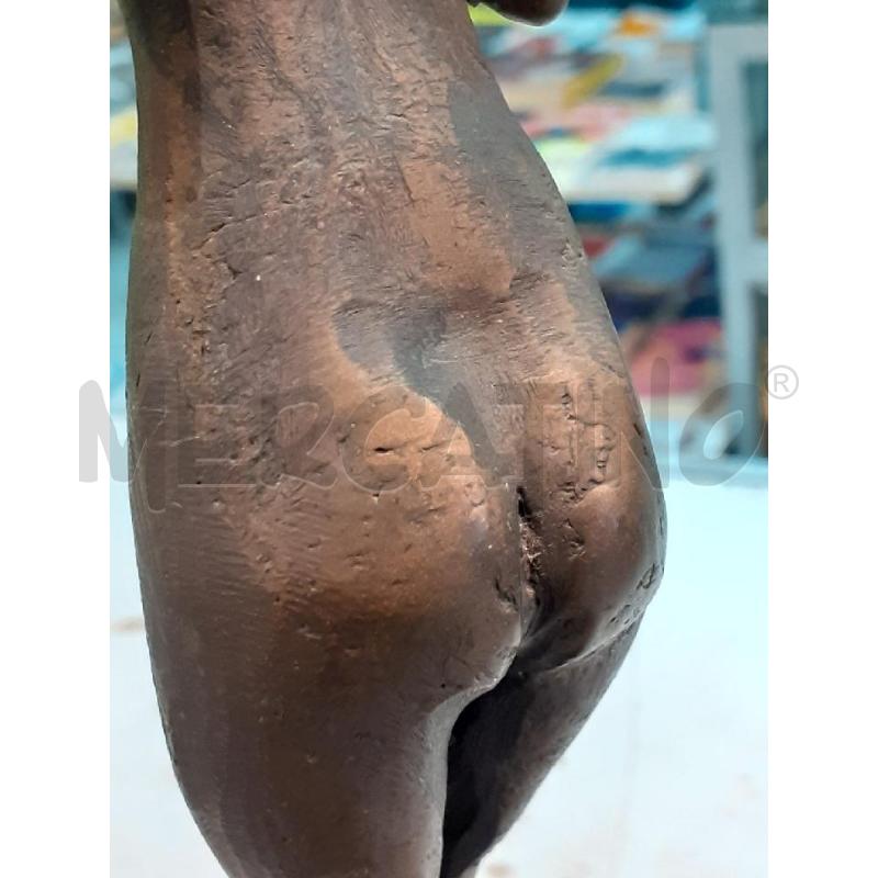 STATUA BRONZO DONNA FIORI ''NINO MANDRICI'' | Mercatino dell'Usato Roma monteverde 4