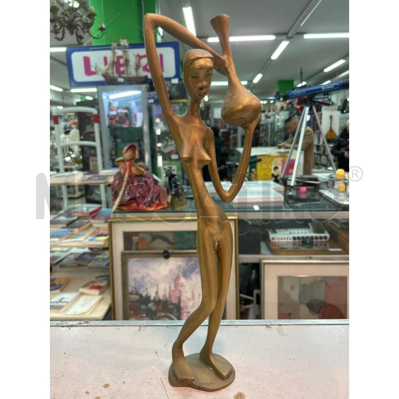 STATUA METALLO DORATO DONNA CON VASO | Mercatino dell'Usato Roma monteverde 1