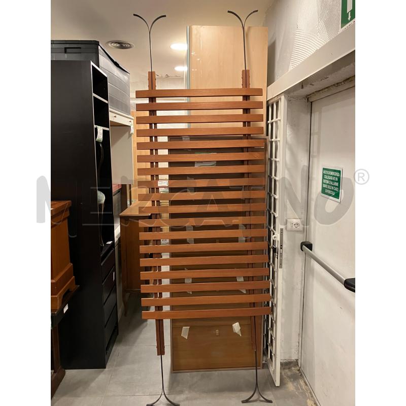 APPENDI ABITI DA MURO ST SVEDESE | Mercatino dell'Usato Roma eur 1