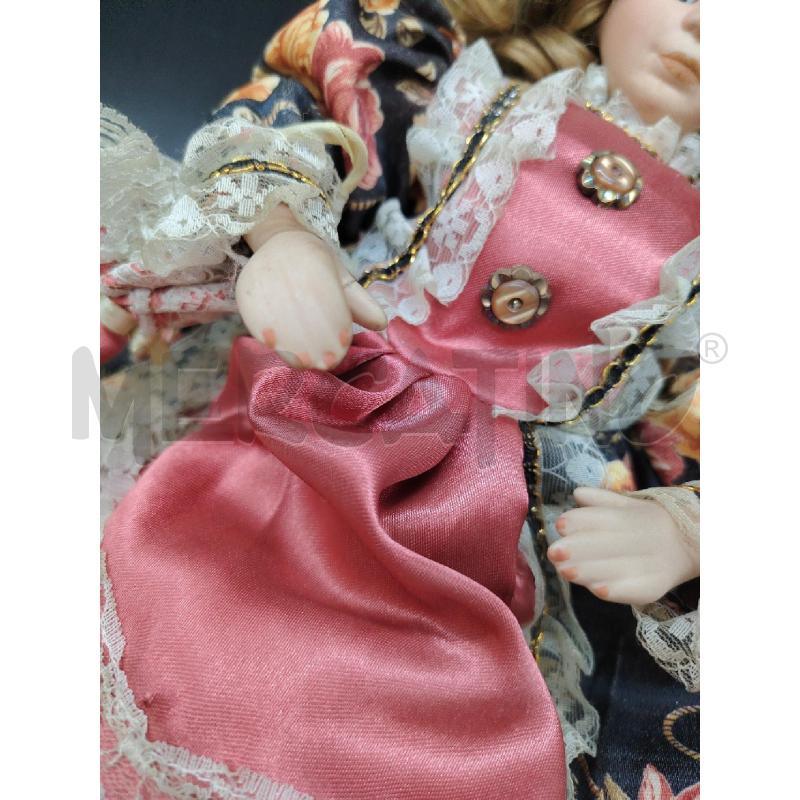 BAMBOLA PORCELAIN DOLL | Mercatino dell'Usato Roma eur 4