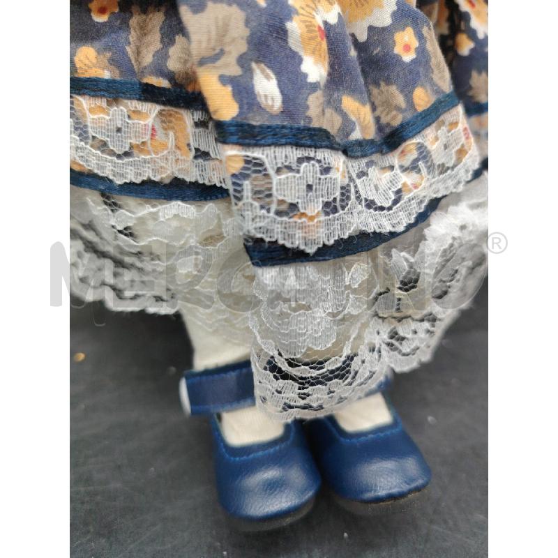 BAMBOLA PORCELAIN DOLL | Mercatino dell'Usato Roma eur 2