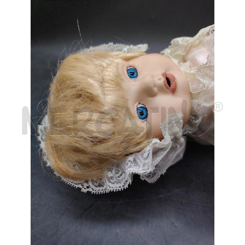 BAMBOLA PORCELAIN DOLL | Mercatino dell'Usato Roma eur 2