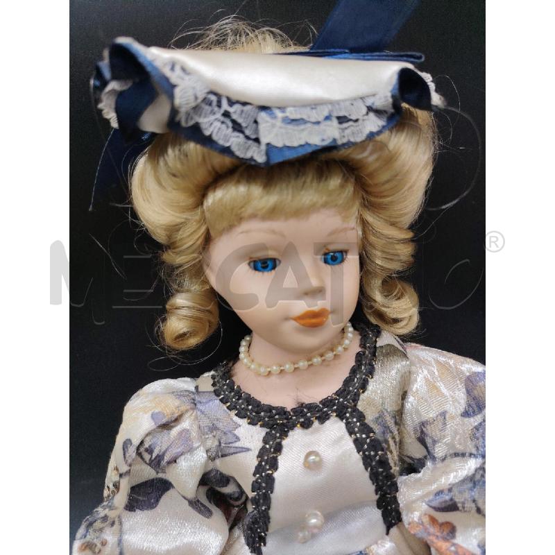 BAMBOLA PORCELAIN DOLL | Mercatino dell'Usato Roma eur 2