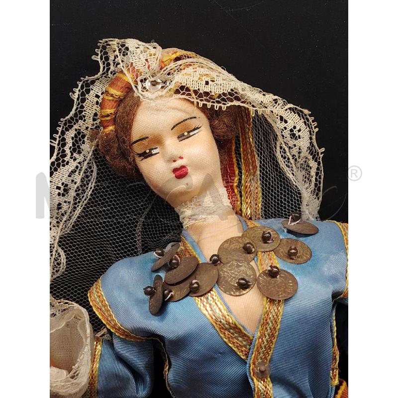 BAMBOLA VINTAGE GRECIA  | Mercatino dell'Usato Roma eur 2
