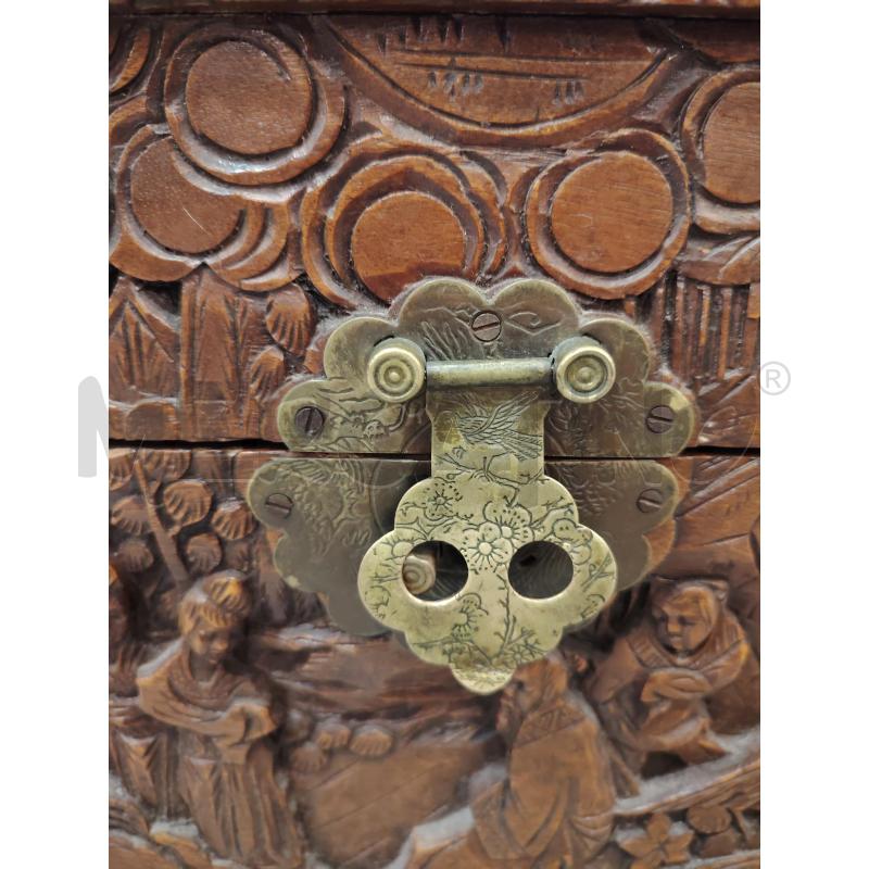 BAULE ETNICO INTAGLIATO | Mercatino dell'Usato Roma eur 3