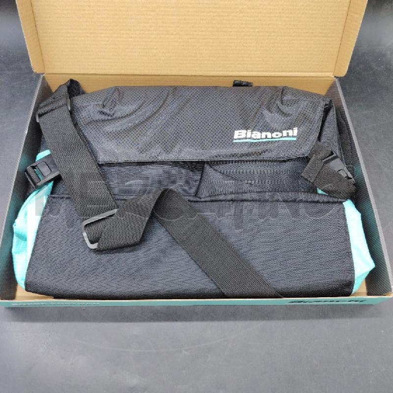 BORSA POSTMAN BIANCHI NE AZZ | Mercatino dell'Usato Roma eur 3