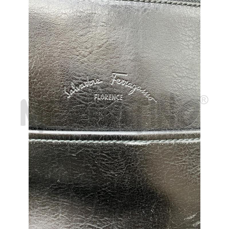 BORSELLO U SALVATORE FERRAGAMO PELLE NE TRACOLLA TESSUTO LOGGATA | Mercatino dell'Usato Roma eur 2
