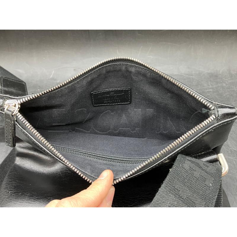 BORSELLO U SALVATORE FERRAGAMO PELLE NE TRACOLLA TESSUTO LOGGATA | Mercatino dell'Usato Roma eur 4