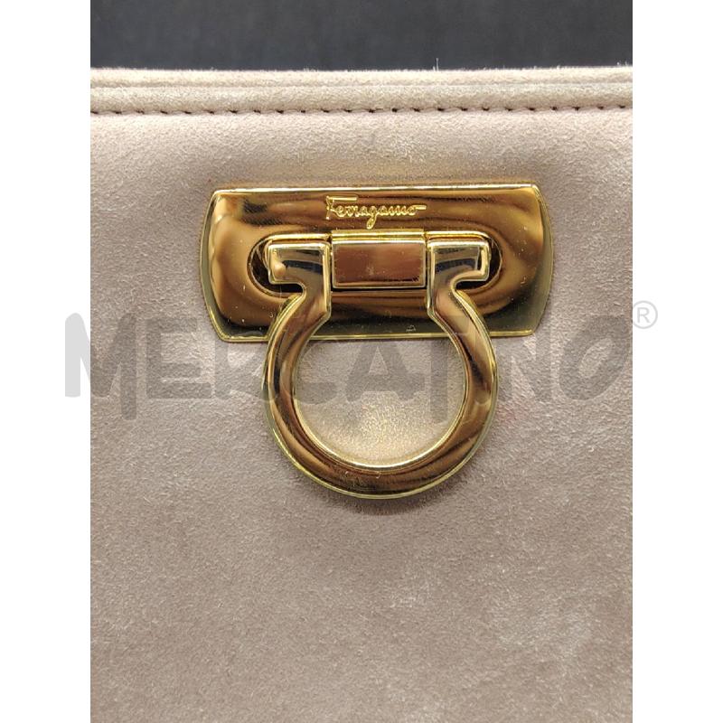 BORSETTA SALVATORE FERRAGAMO SCAMOSCIATO BEIGE | Mercatino dell'Usato Roma eur 2