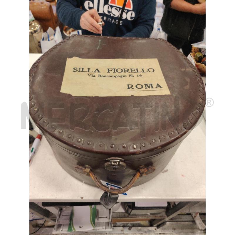 CAPPELLIERA SILLA FIORELLO ROMA | Mercatino dell'Usato Roma eur 1