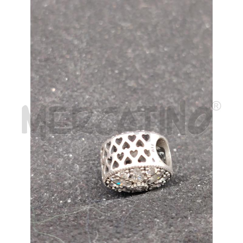 CHARM PANDORA TONDO FIORE BRILL CUORI ESTERNI | Mercatino dell'Usato Roma eur 2