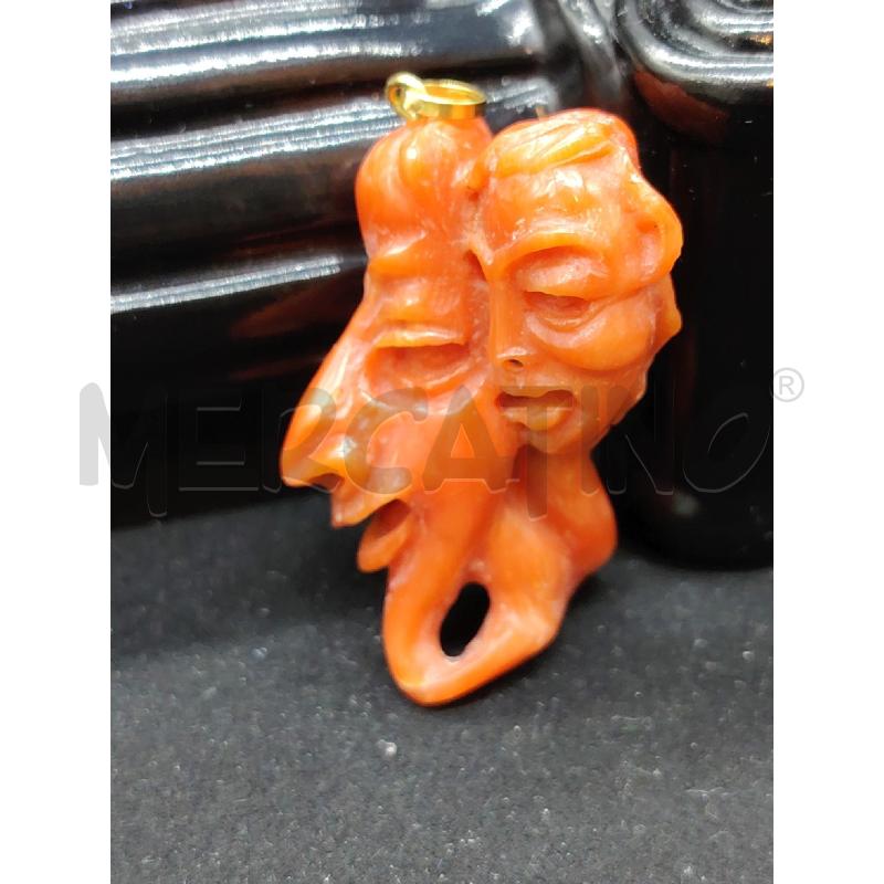 CIONDOLO CORALLO ARTIGIANALE MASCHERA | Mercatino dell'Usato Roma eur 2