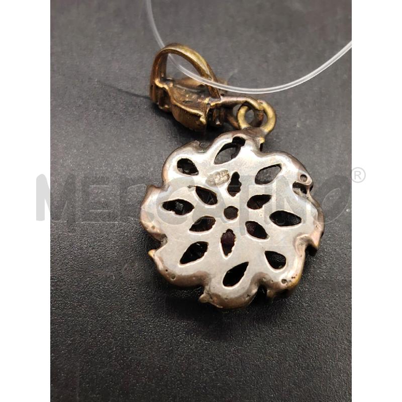 CIONDOLO FUSION FIORE PIETRA RS | Mercatino dell'Usato Roma eur 3