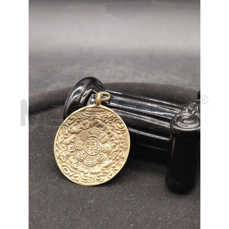 CIONDOLO OTTONE SEGNI ZODIACALI TIBETANI | Mercatino dell'Usato Roma eur 1