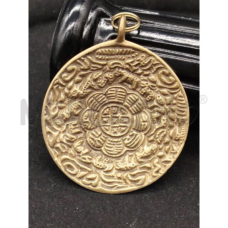 CIONDOLO OTTONE SEGNI ZODIACALI TIBETANI | Mercatino dell'Usato Roma eur 2