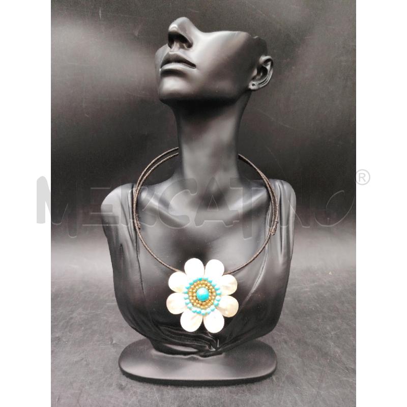 COLLANA RIGIDA FIORE MADREPERLA | Mercatino dell'Usato Roma eur 1