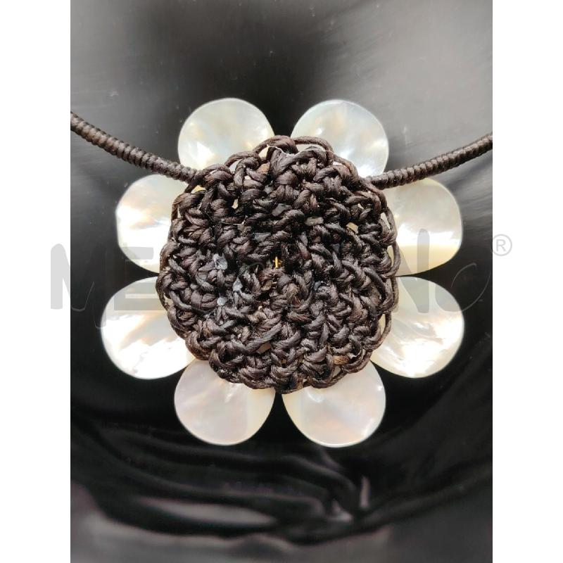 COLLANA RIGIDA FIORE MADREPERLA | Mercatino dell'Usato Roma eur 4