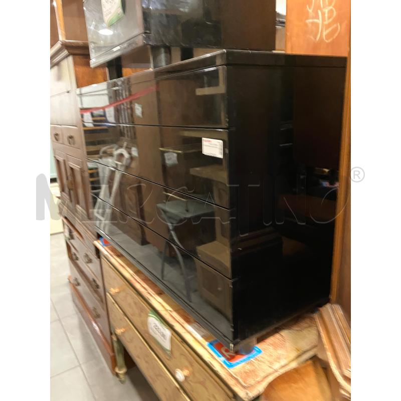COMO' NERO LACCATO 4C | Mercatino dell'Usato Roma eur 2