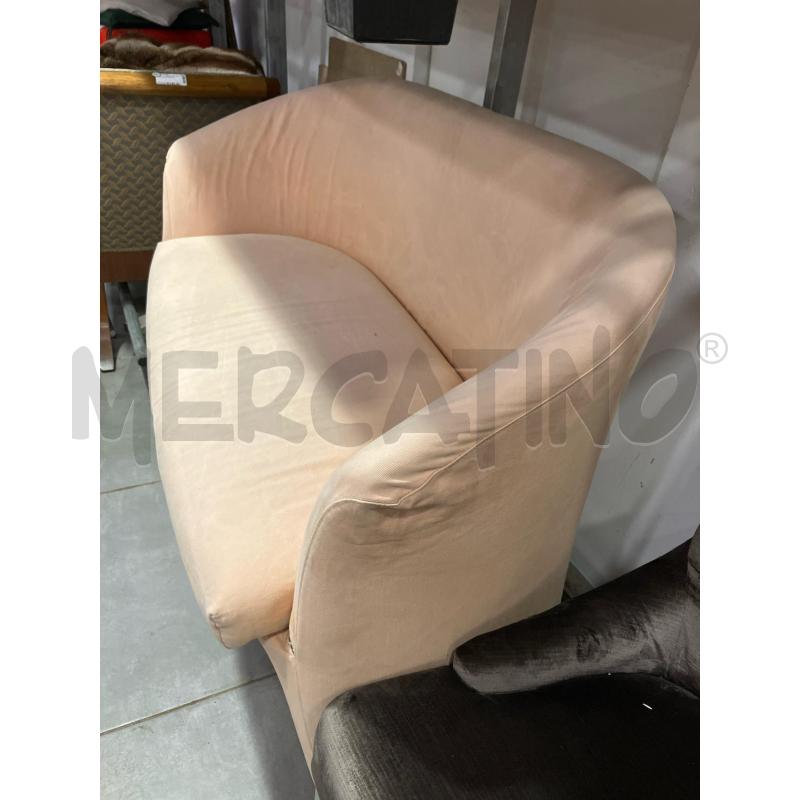 DIVANETTO TESSUTO ROSA | Mercatino dell'Usato Roma eur 2