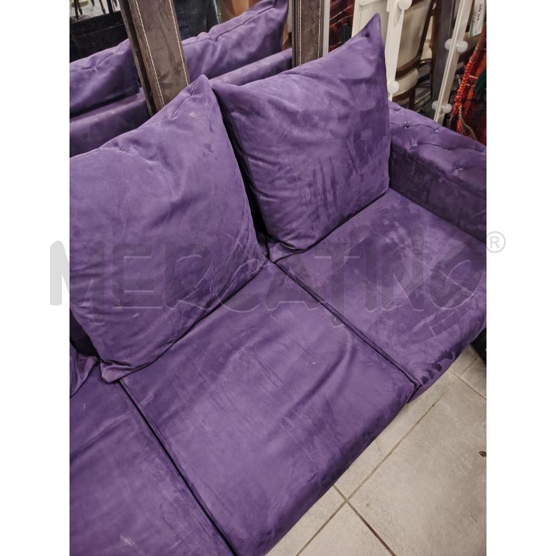 DIVANO 3P VIOLA | Mercatino dell'Usato Roma eur 2