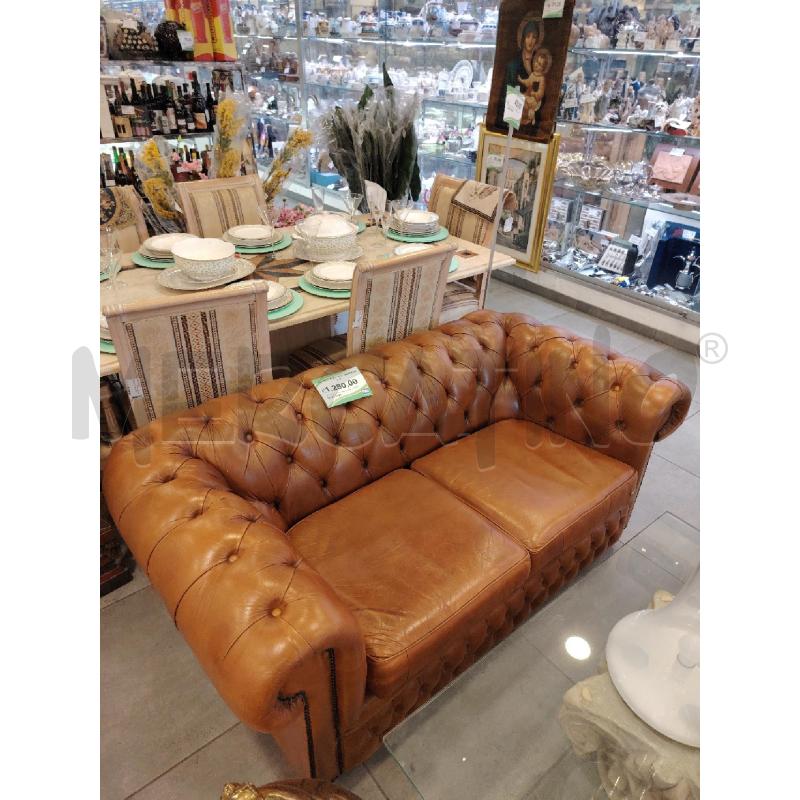 DIVANO CHESTER MARRONE 2 P | Mercatino dell'Usato Roma eur 1