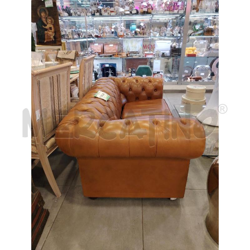 DIVANO CHESTER MARRONE 2 P | Mercatino dell'Usato Roma eur 2