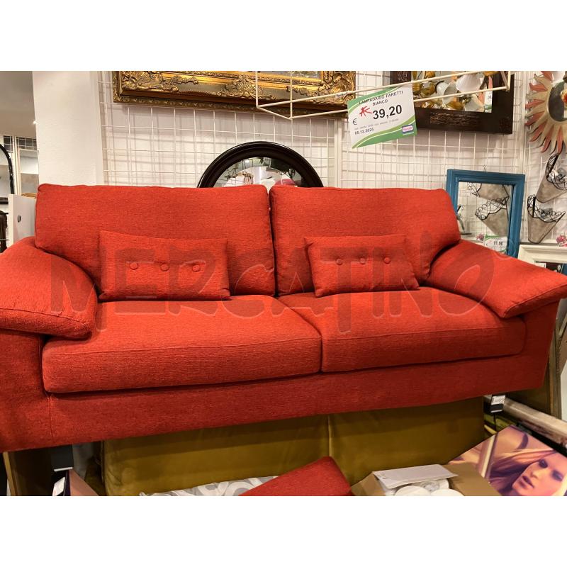 DIVANO FISSO ROSSO POLTRONE E SOFA | Mercatino dell'Usato Roma eur 3
