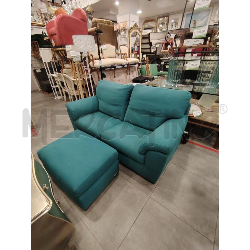 DIVANO FISSO VERDE + POUF | Mercatino dell'Usato Roma eur 1