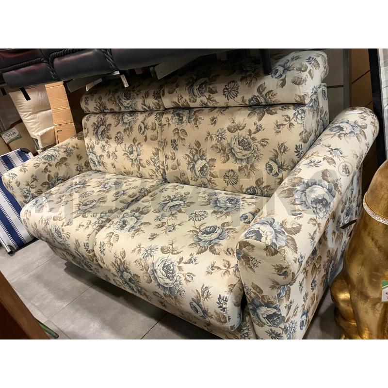 DIVANO LETTO TESSUTO FIORI | Mercatino dell'Usato Roma eur 1