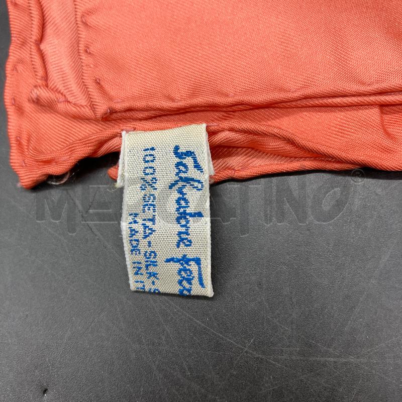 FOULARD FERRAGAMO PAPPAGALLI  | Mercatino dell'Usato Roma eur 3
