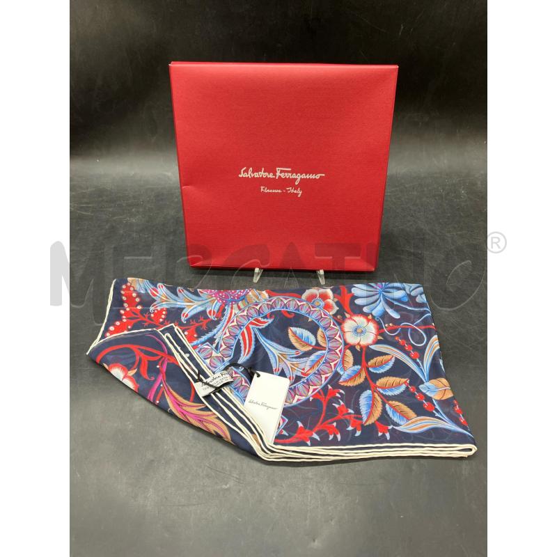 FOULARD SALVATORE FERRAGAMO BLU TAPESTRY ETICHETTA  | Mercatino dell'Usato Roma eur 1
