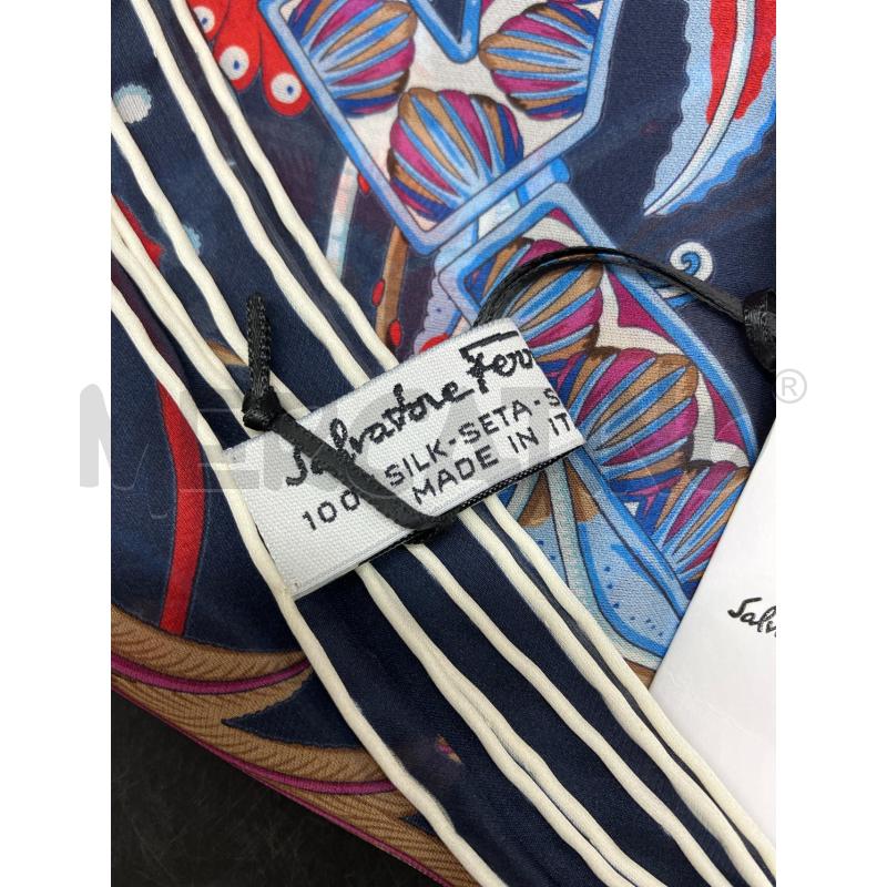 FOULARD SALVATORE FERRAGAMO BLU TAPESTRY ETICHETTA  | Mercatino dell'Usato Roma eur 2