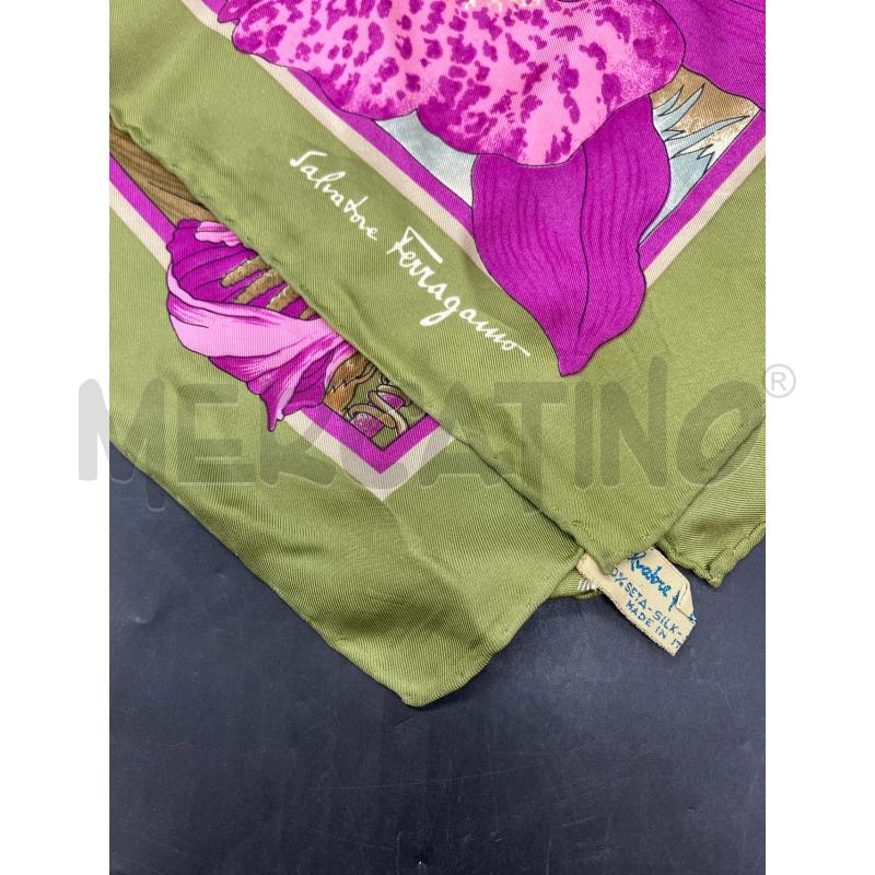 FOULARD SALVATORE FERRAGAMO VE PANTERE FIORI RS | Mercatino dell'Usato Roma eur 2