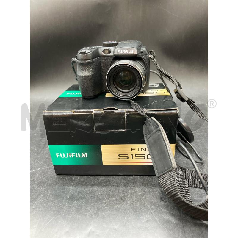 MACCHINA FOTOGRAFICA FUJIFILM S1500 | Mercatino dell'Usato Roma eur 1