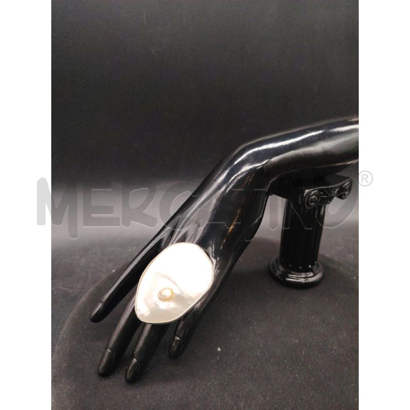 MAXI ANELLO MADREPERLA GREZZA | Mercatino dell'Usato Roma eur 1