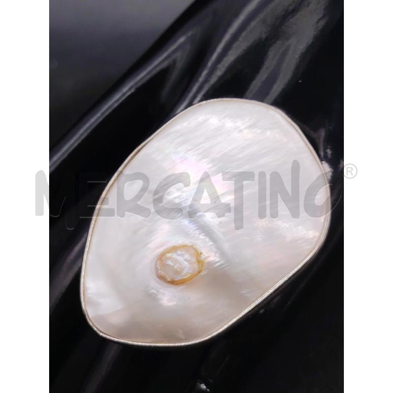 MAXI ANELLO MADREPERLA GREZZA | Mercatino dell'Usato Roma eur 2