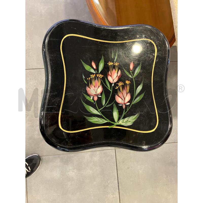 MOBILETTO  LACCATO NERO FIORE ROSA | Mercatino dell'Usato Roma eur 2