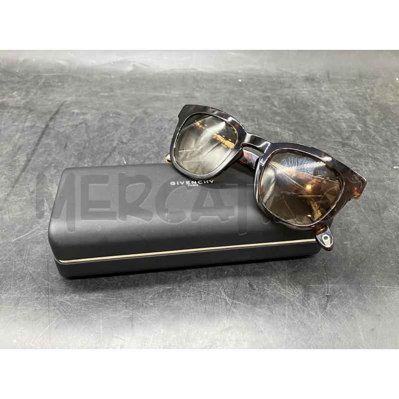 OCCHIALI GIVENCHY GV7006 S TLFCC MARR MACULAT BORCHIE  | Mercatino dell'Usato Roma eur 1