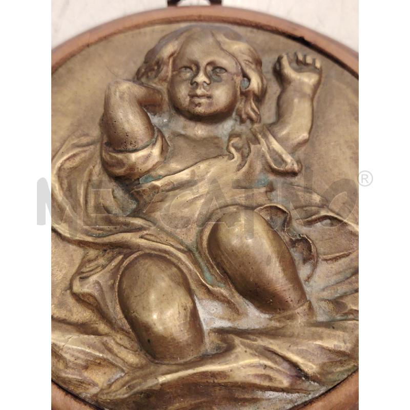 PLACCA  OTTONE RILIEVO  FANCIULLO | Mercatino dell'Usato Roma eur 2