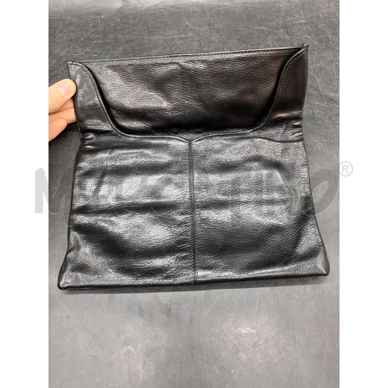 POCHETTE CILLI NERA CHIUS DOR  | Mercatino dell'Usato Roma eur 3