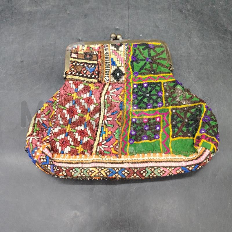 POCHETTE TESSUTO ETNICO | Mercatino dell'Usato Roma eur 1