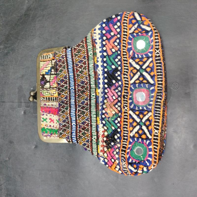 POCHETTE TESSUTO ETNICO | Mercatino dell'Usato Roma eur 2