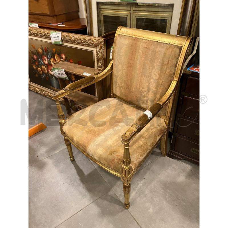 POLTRONA D VELLUTO  | Mercatino dell'Usato Roma eur 2
