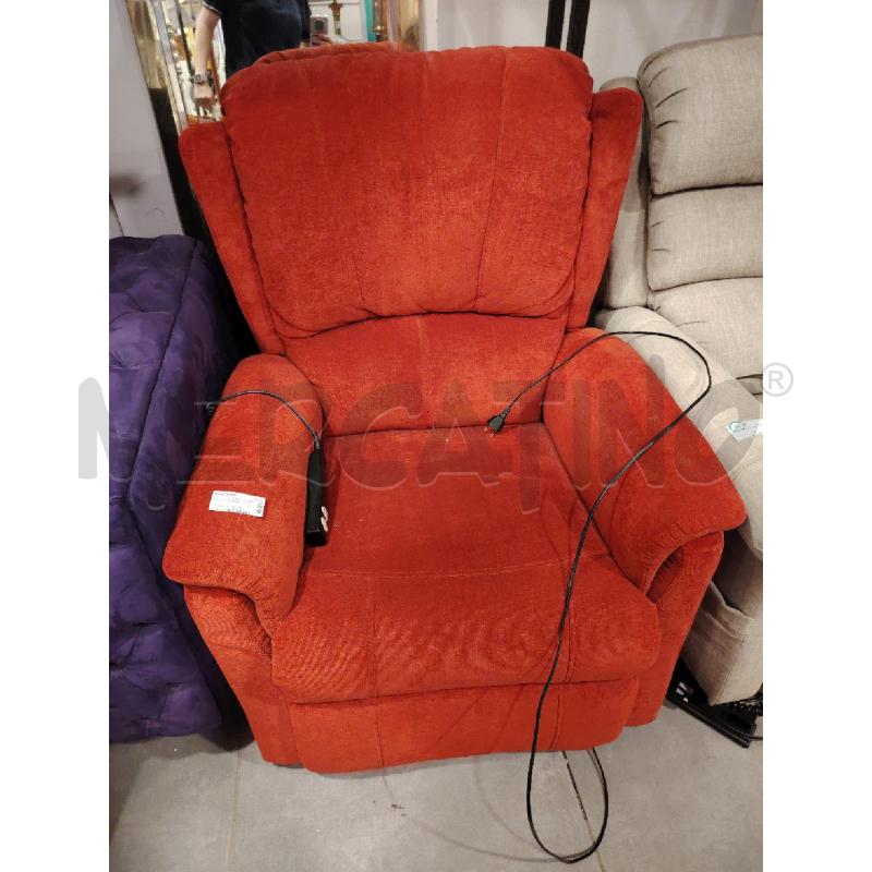 POLTRONA RELX ROSSA | Mercatino dell'Usato Roma eur 1