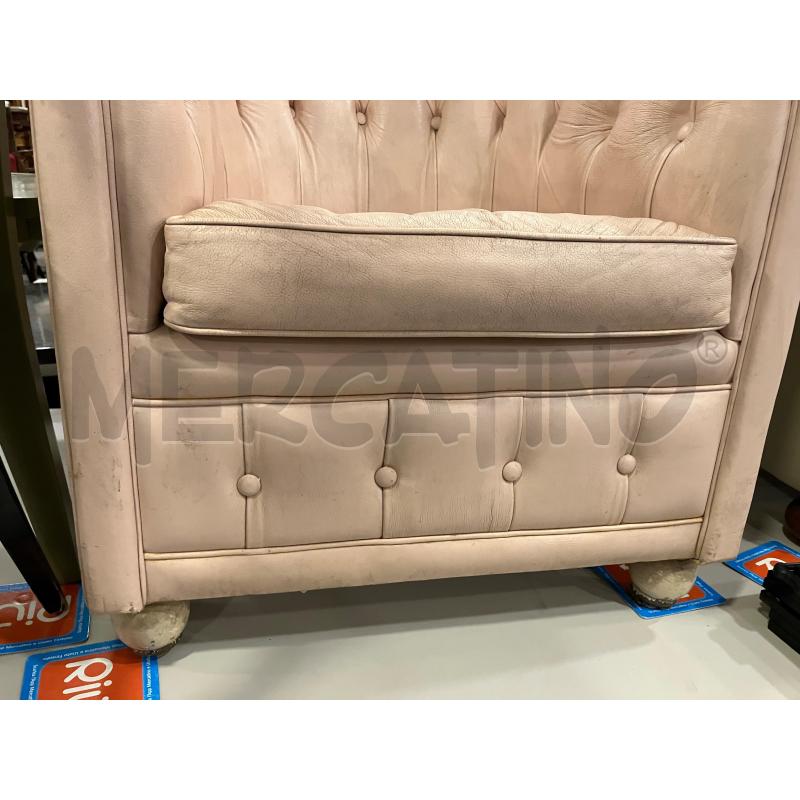 POLTRONA ROSA S/PIT | Mercatino dell'Usato Roma eur 2