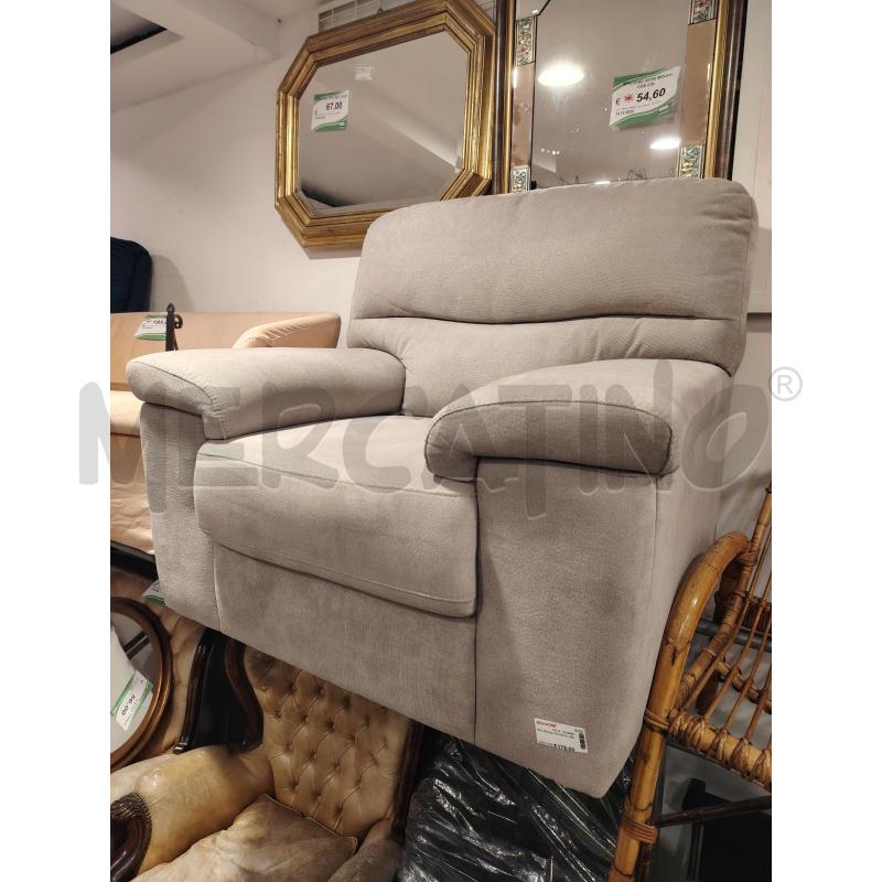 POLTRONA TESSUTO GRI | Mercatino dell'Usato Roma eur 1